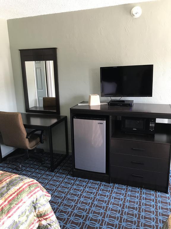 Economy Motel 2*