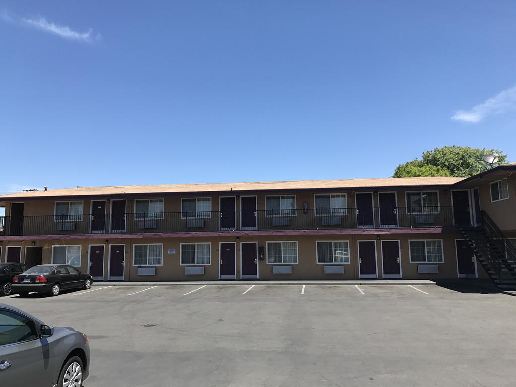 Motel Economy 2*